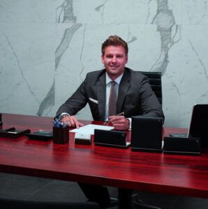 NOTARIUSZ Mateusz Domaradzki
